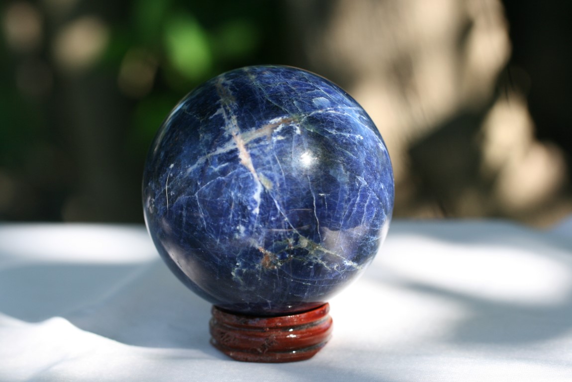 Sodalite Sphere Blue Unites logic with intuition and opens spiritual perception 5064